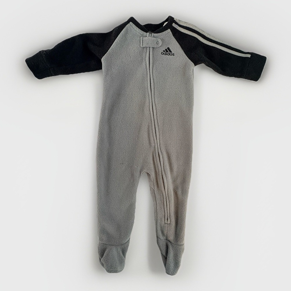 Adidas‎ Fleece Footed Pajamas Baby Boy 6M Gray Black Striped Zipper Sleeper